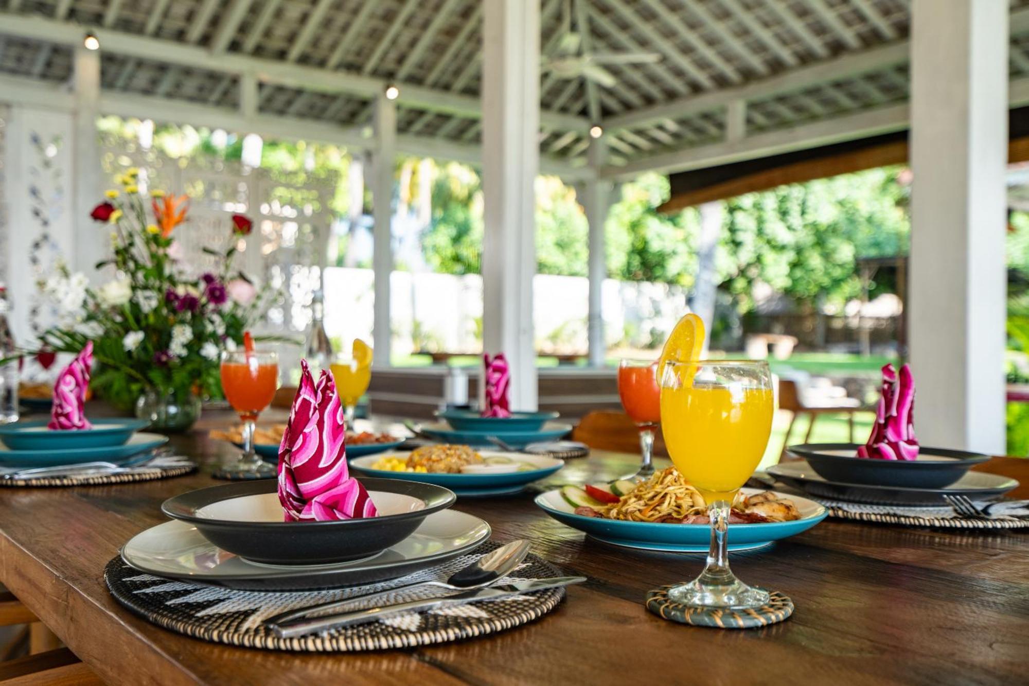 Senang Resort Tianyar Exterior photo